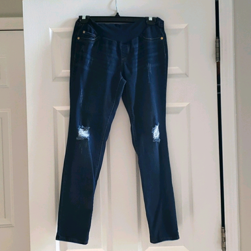 A Pea in the Pod Luxe Essentials maternity jeans